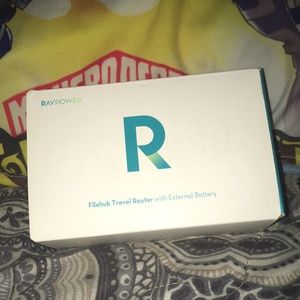 Filehub travel router with External battery.